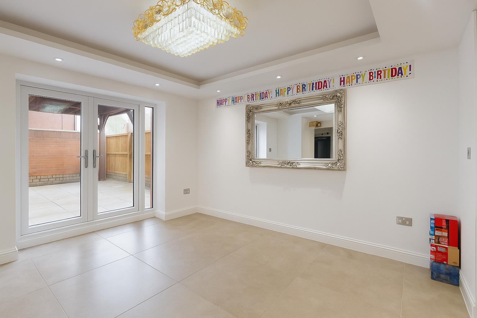 5 bed property in Mauretania Way, Milton Keynes